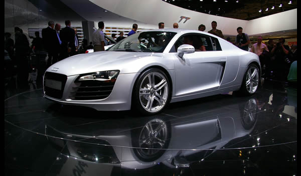 AUDI R8 Supercar  3 4 front